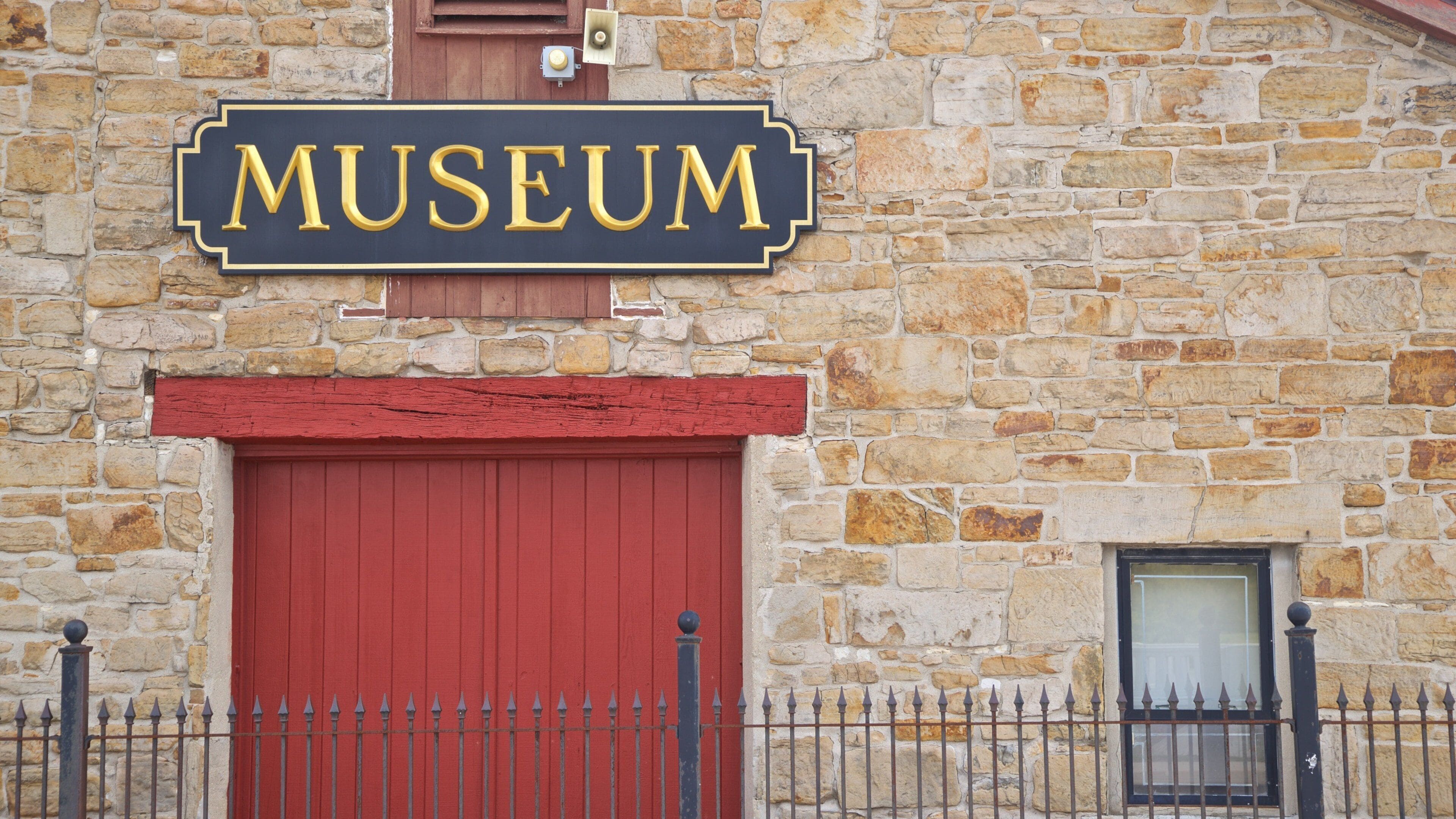 Utica som viser skilt