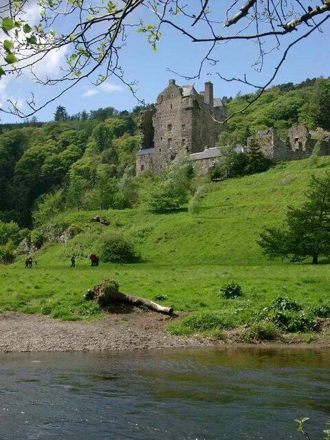 Neidpath Castle. The Tweed flowing along below.
