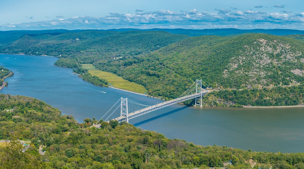 Panoramic view from Bear Mountain