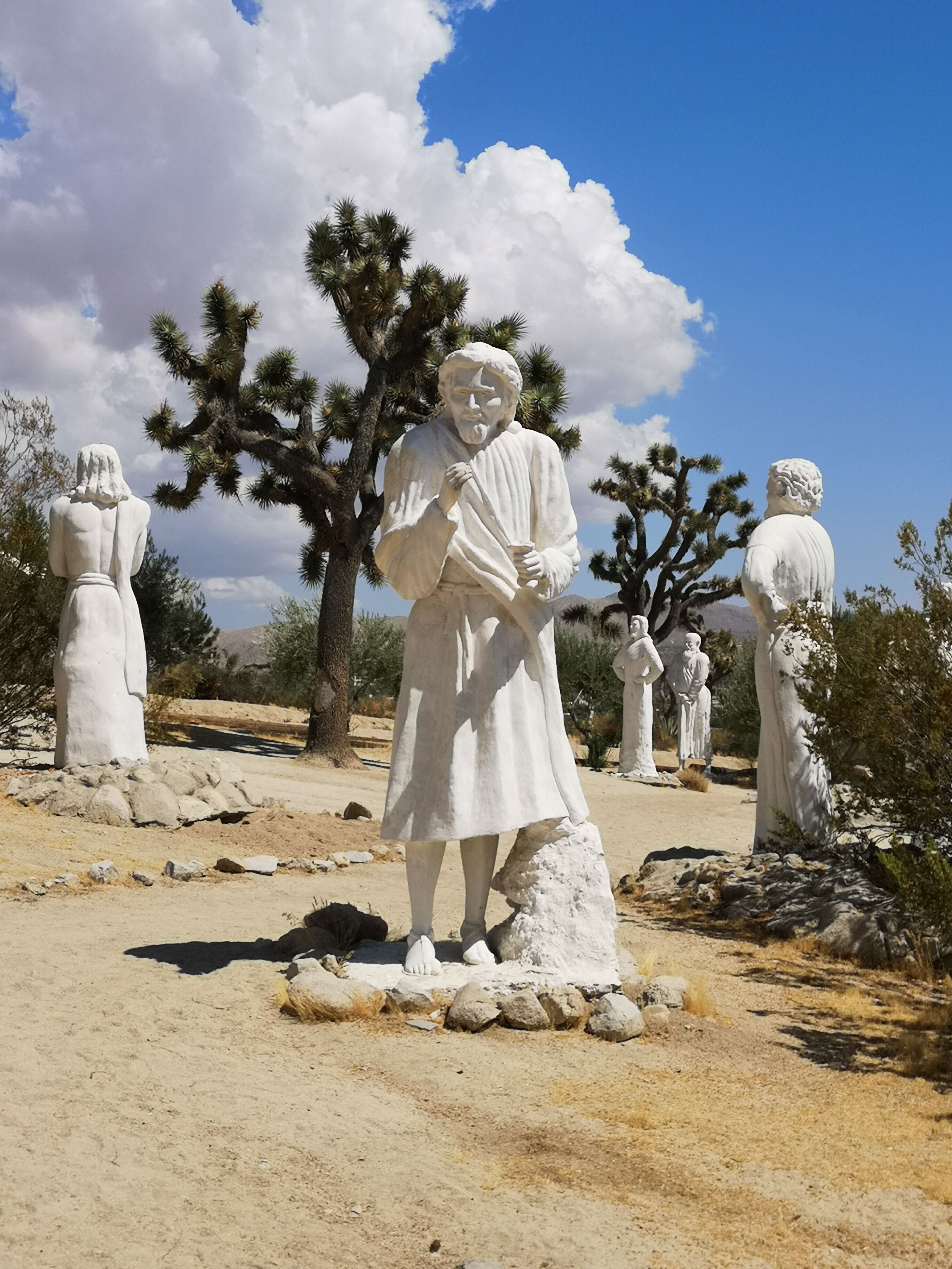 Most surprised to find giant statues in the middle of Yucca Valley
#Adventure