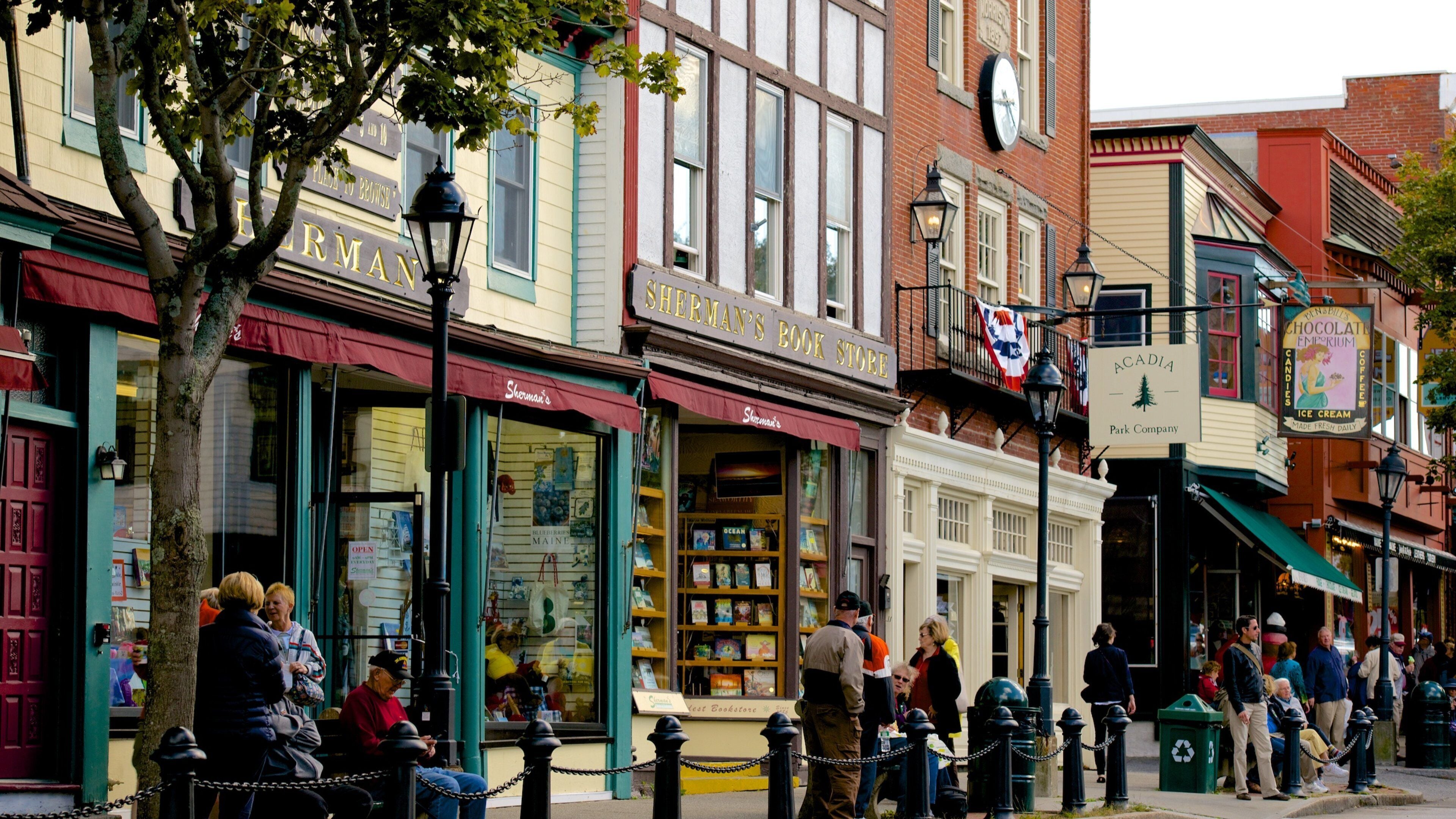 Bar Harbor featuring a city