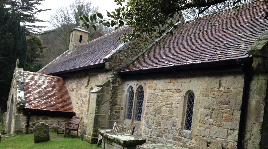 Pretty (but a bit eerie) little church hidden amongst the houses in Bonchurch