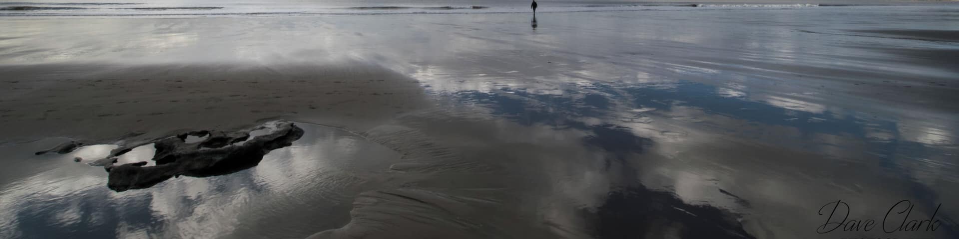 #Beachtips
Beautiful sandy beach at low tide. Great spot for photos