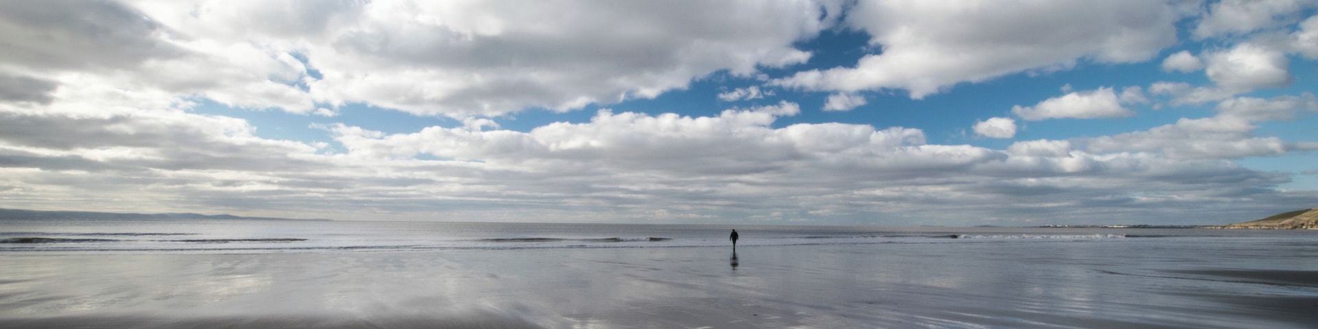 #Beachtips
Beautiful sandy beach at low tide. Great spot for photos