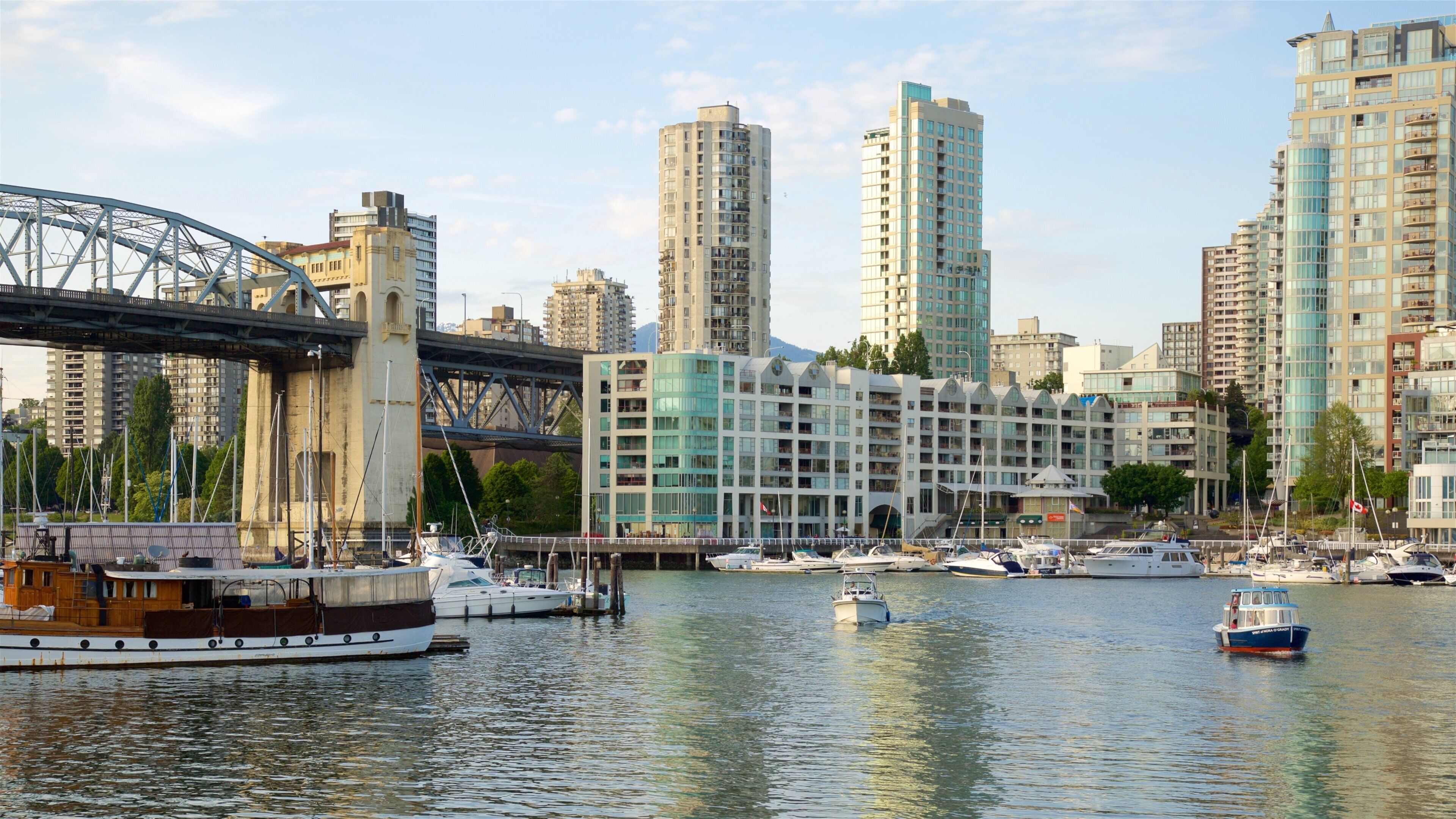 그랑빌 아일랜드 을 보여주는 일몰, 다리 과 도시