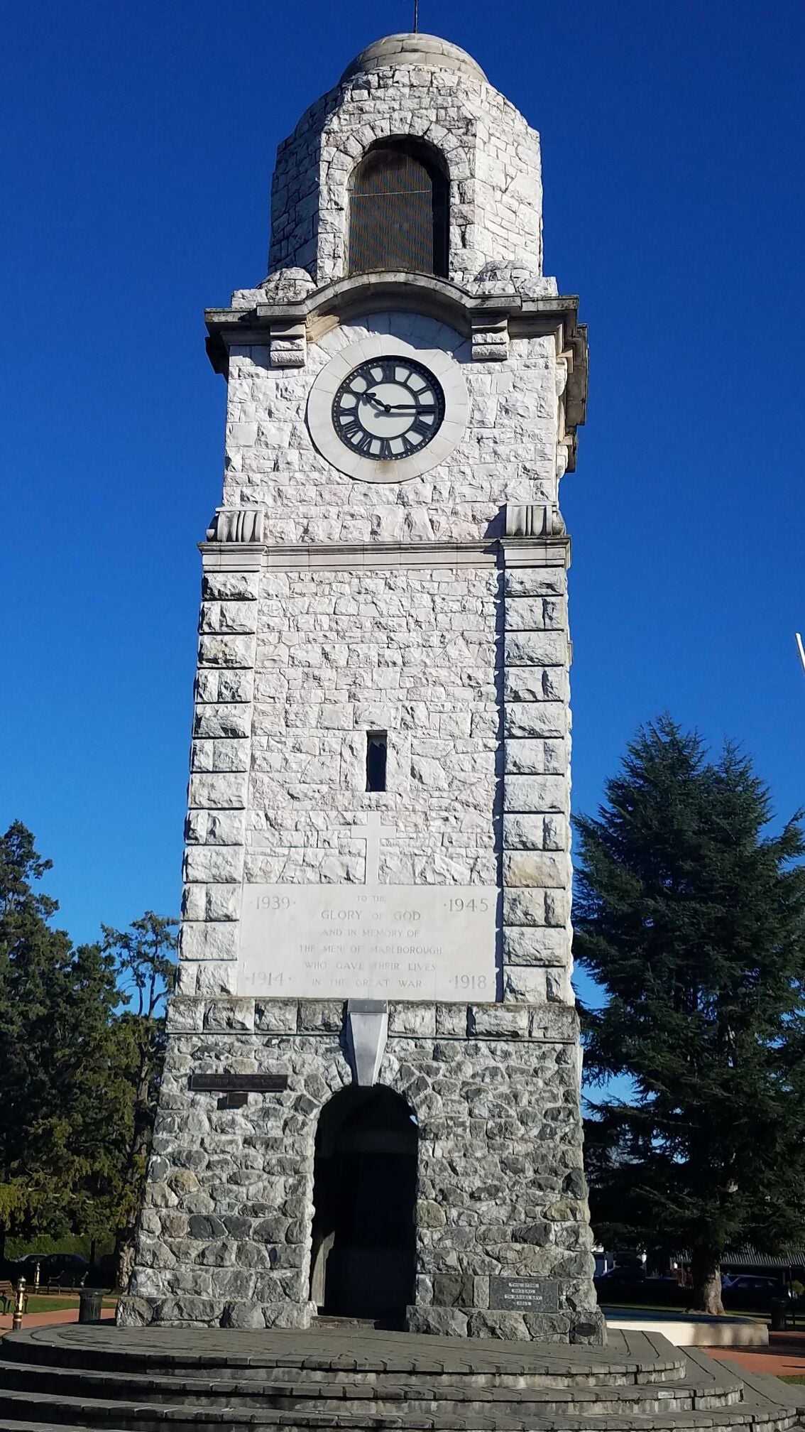 War memorial park with a very pleasant fountain too!