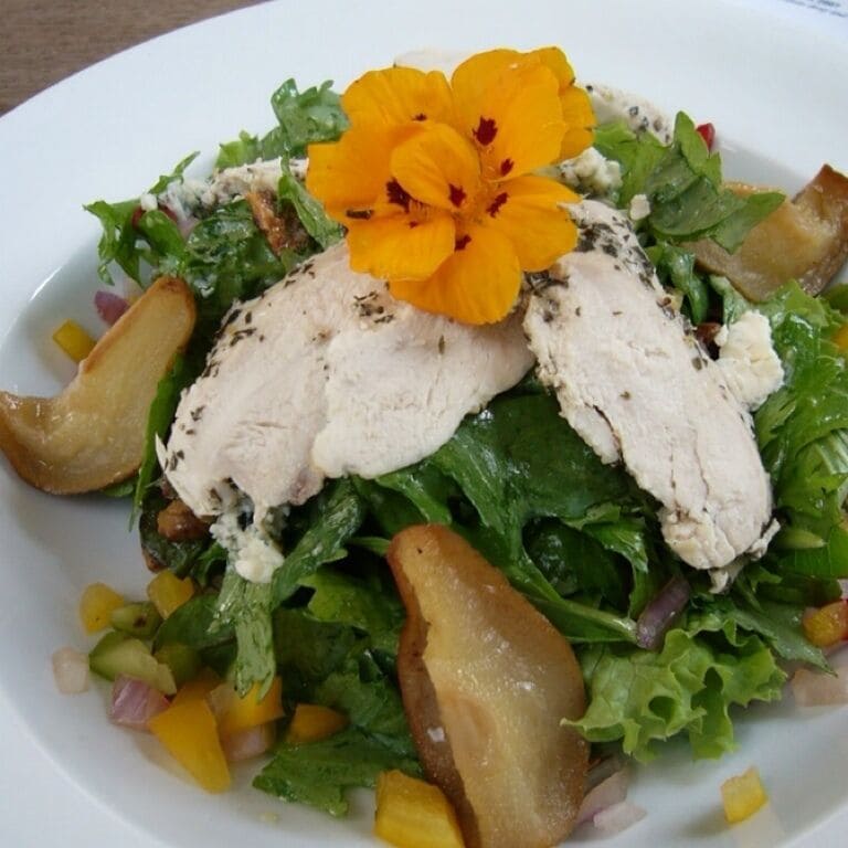 On a day visiting Marlborough NZ wineries, Allan Scott winery cafe makes a nice lunch stop. Its wines are available in the US. 