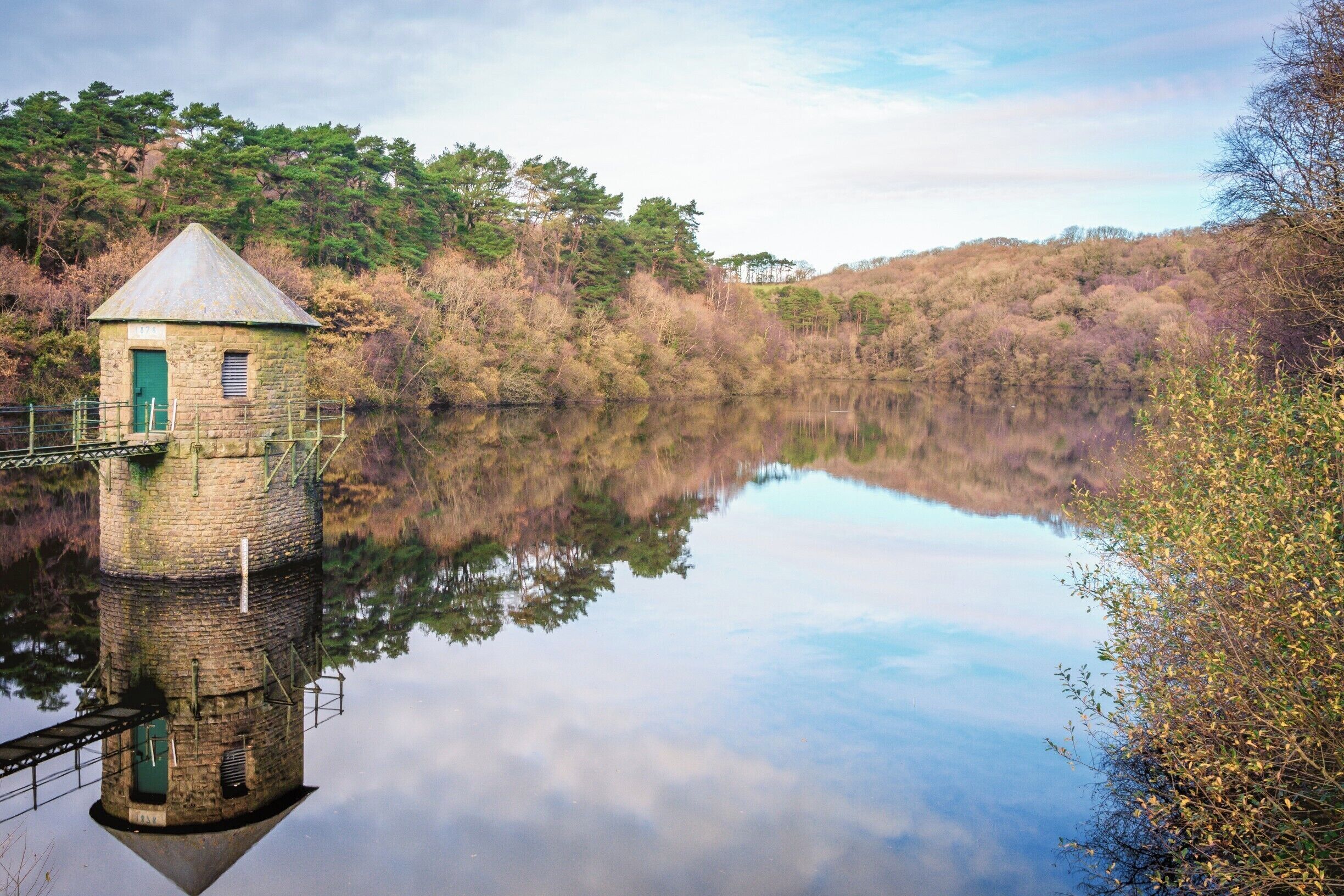 Another shot of this local reservoir which brings me happiness every time I visit the place. A little gem un-noticed by many people I'm sure.