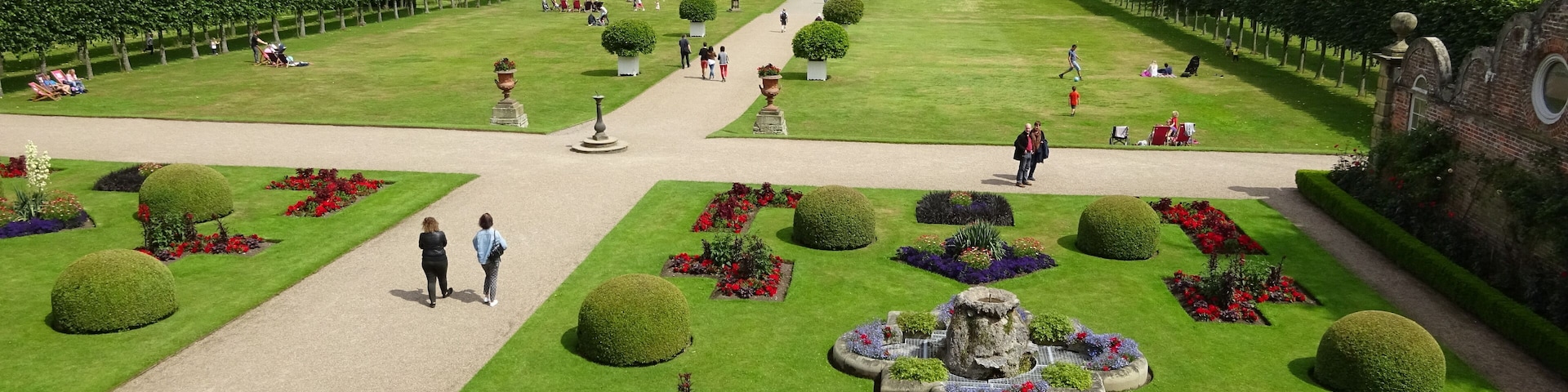 This is a photo of listed building number