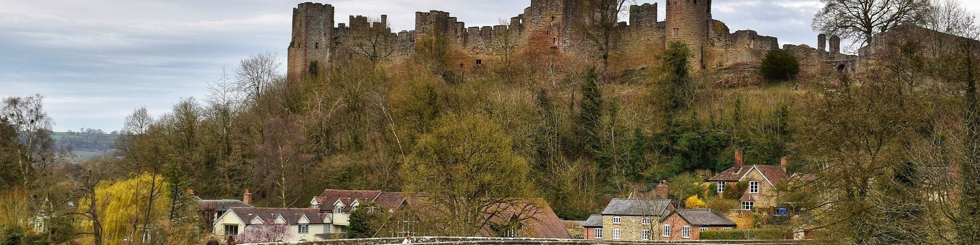 Ludlow Castle as seen from the banks of the River Teme. Could imagine this would be lovely here in the summer. #roadtrip #spring #Castle #bridge #river #details