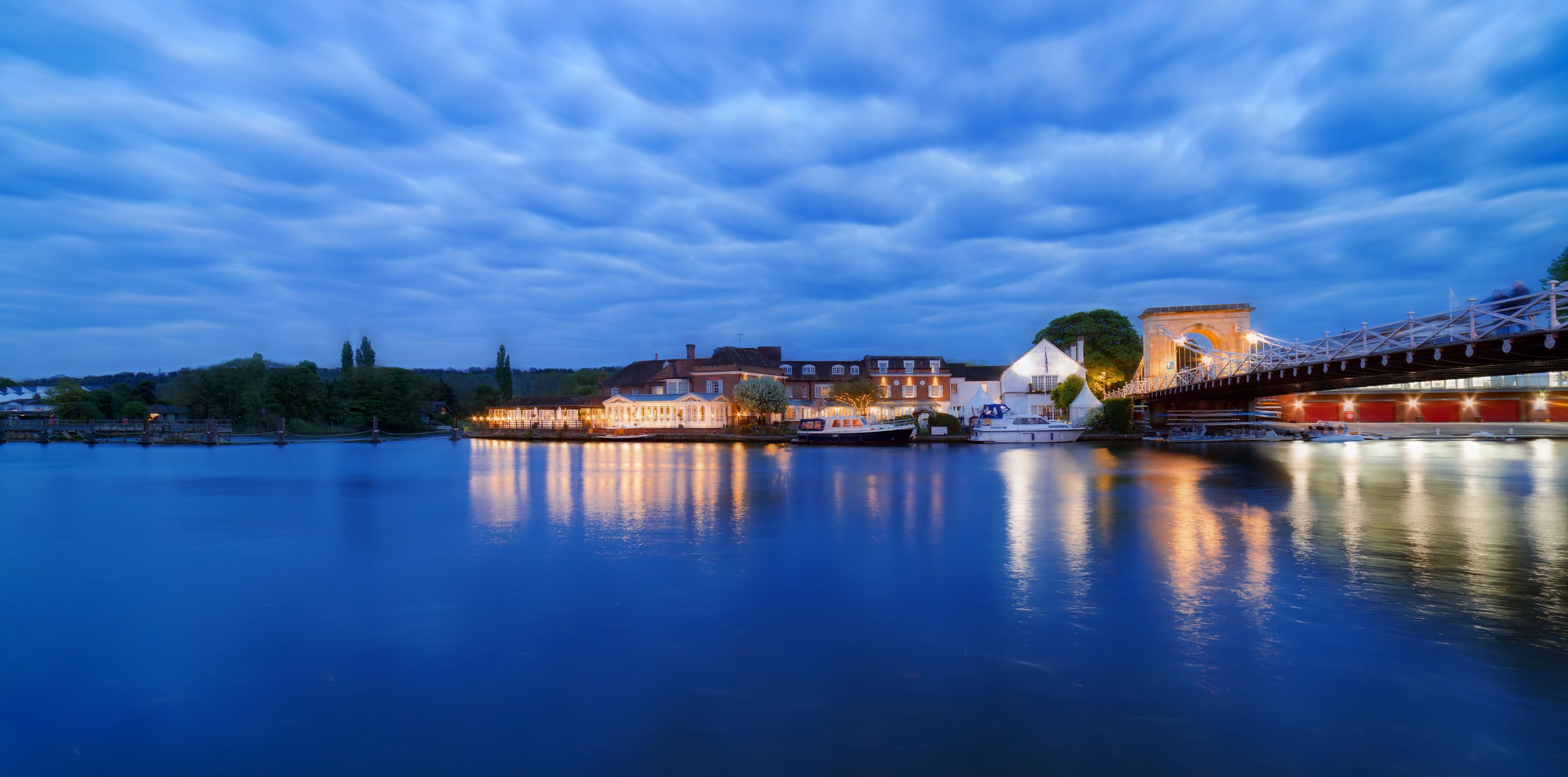 Marlow Bridge over the River Thames at twilight on a spring evening. The bridge is designed by William Tierney Clark and was built between 1829 and 1832. 