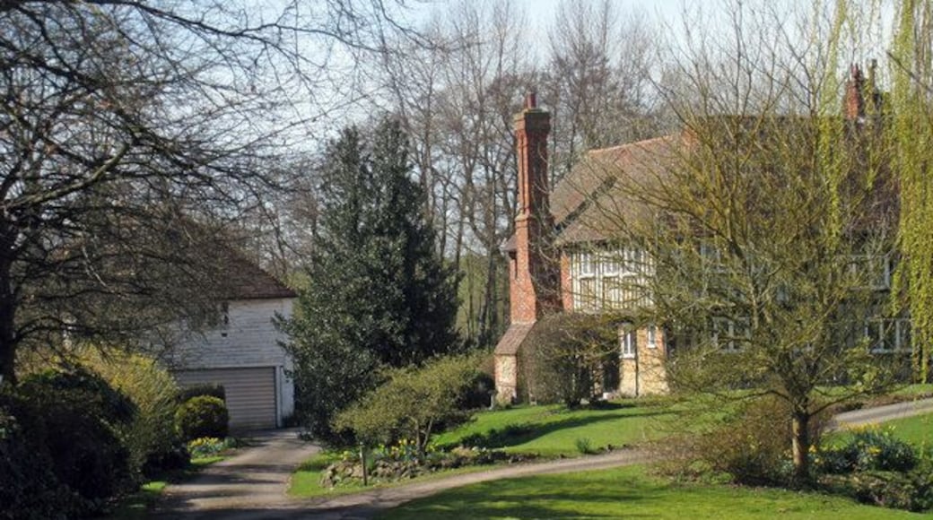 Oast House at Polhill, Polhill Lane, Harrietsham, Kent Single round kiln oast house with kiln roof missing. Grade II listed http://www.imagesofengland.org.uk/details/default.aspx?id=173772