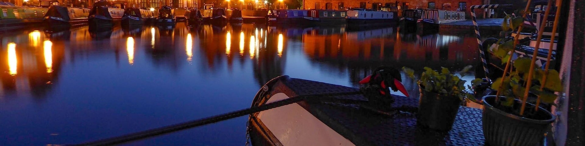 Catching the early morning light at Union Wharf in Market Harborough.
