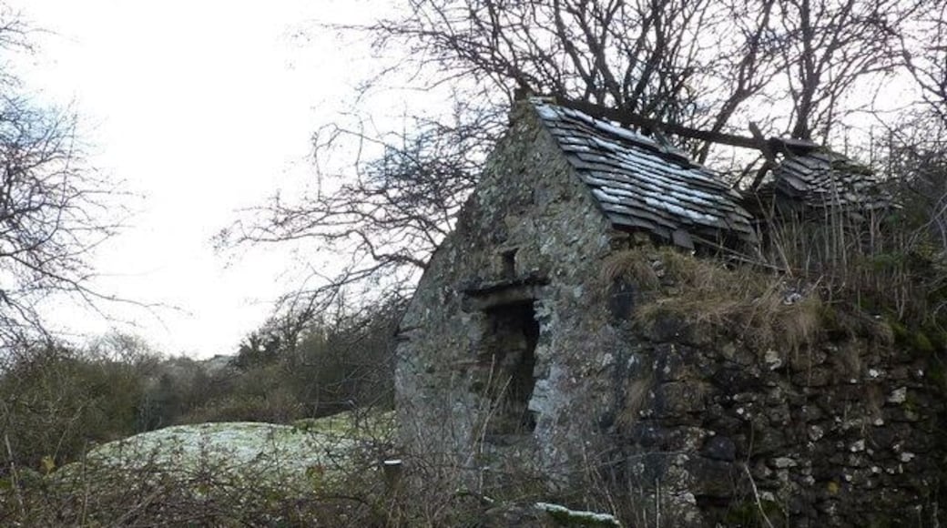 Small barn in Horse Dale Dilapidated, overgrown, but still standing