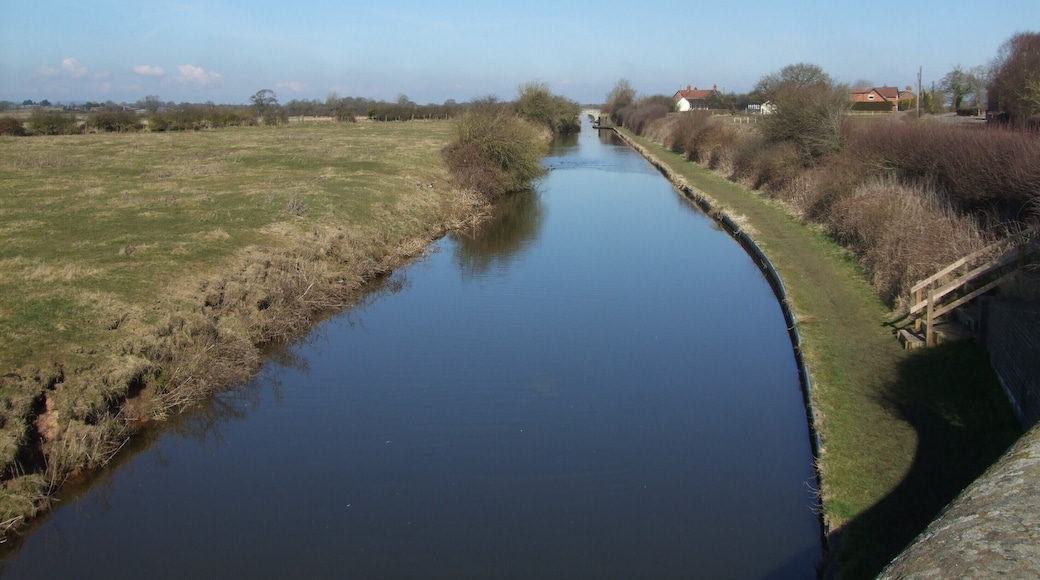 View NNW from Coole Lane Bridge. The Shropshire Union Canal. 1765671
