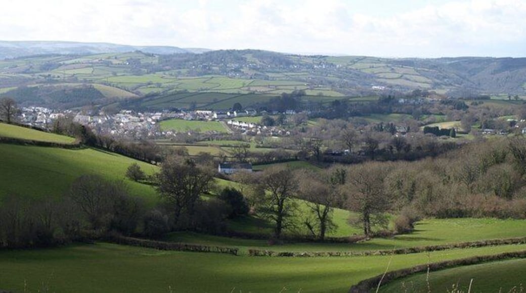 Landscape at Waddon. A view over the valley shown in the similar 750758, trees following the small stream that drains into the Kate Brook. The farmhouse in the centre is at 139336. Beyond is the northern part of Chudleigh, in SX8779 and SX8679, with Hennock on the distant hillside. The wooded ravine on the extreme right is 174161.