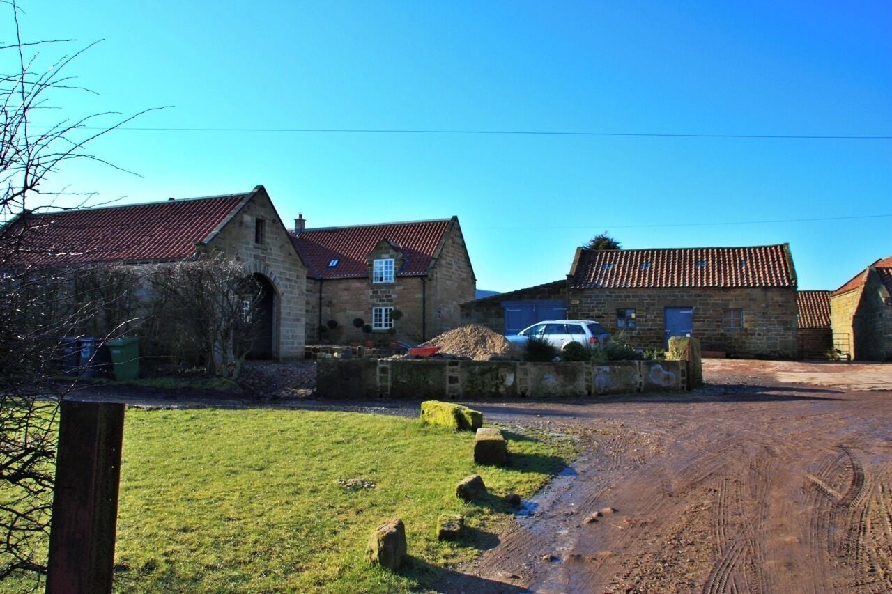 Whorlton House An attractive farmhouse at the top of Whorlton Lane