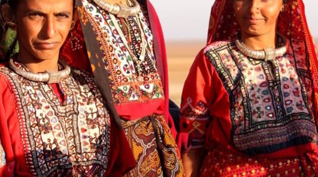 The stark saltwater plains of Kutch, are a canvas for the colour and beauty of its people, their traditions, culture and crafts.