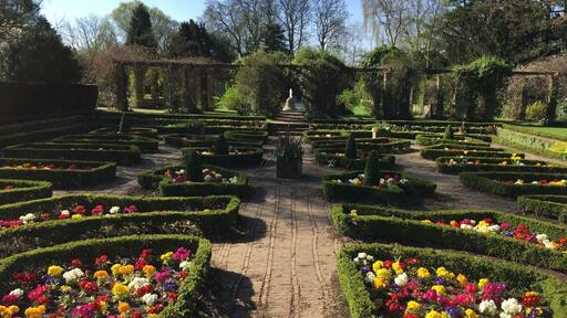 Beautiful peaceful place to visit with so many wonderful trees and plants - free admission