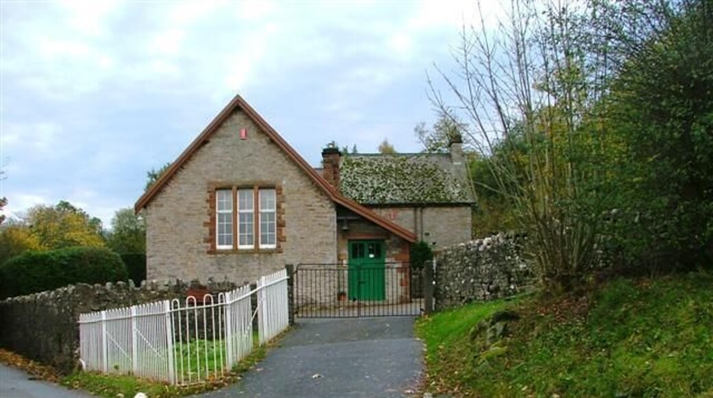 Bampton Endowed School. In 1999 the school had 21 pupils.