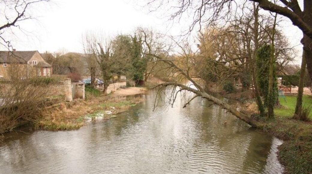 River Welland Looking east from Town Bridge at Market Deeping