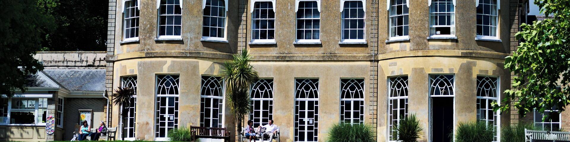Grade II* listed Georgian Mansion House
