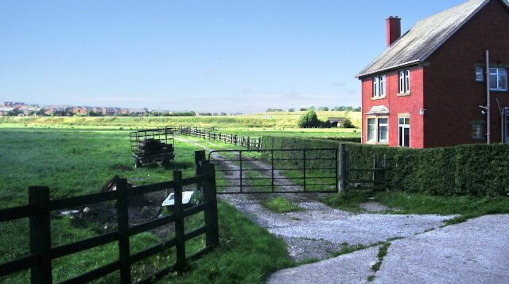 Footpath Footpath to Mowbreck Hall from Carr Farm