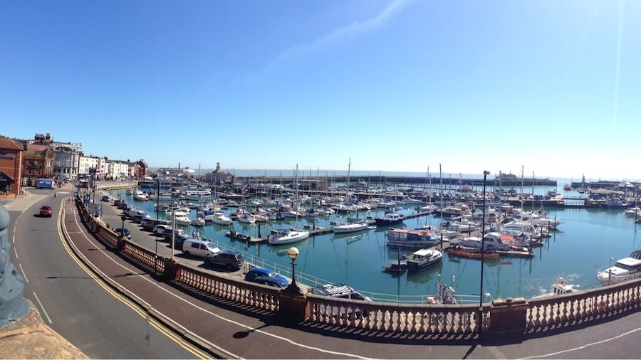 A beautiful harbour, on a lovely sunny August afternoon.
