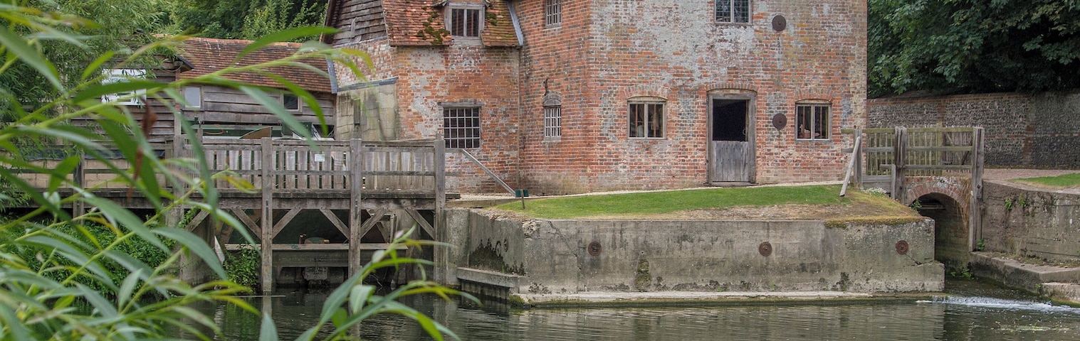 This is a photo of listed building number 1059523.