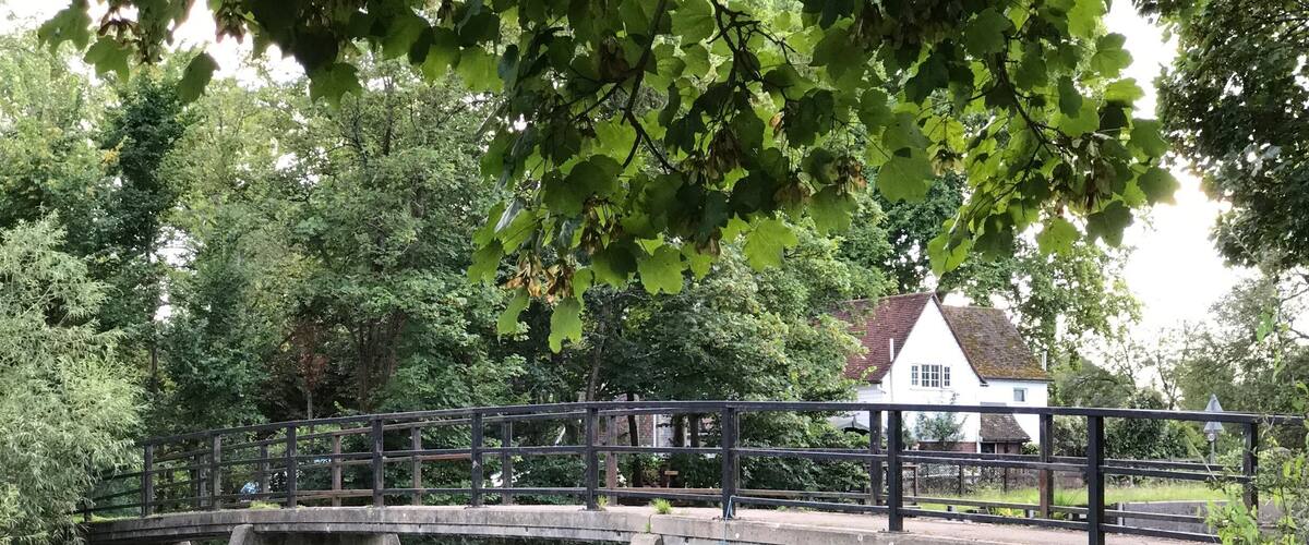 Walking bridge on the Thames at Sonning