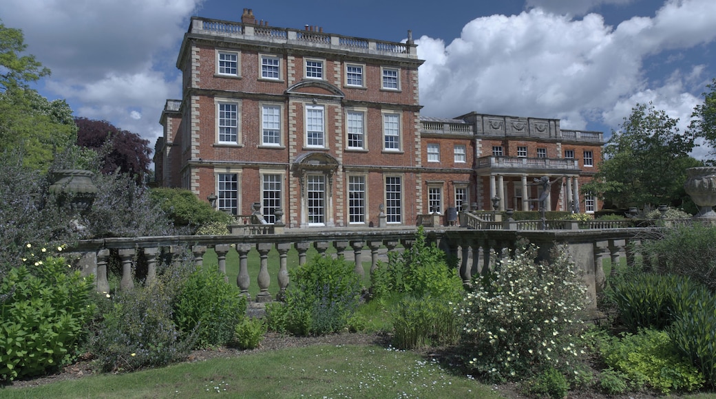 Beautiful gardens and a fantastic Dolls House exhibition