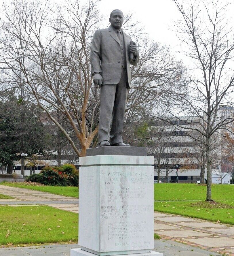 This commemorative statues of Dr. Martin Luther King, Jr. stands In Kelly Ingram Park. In 1992 the park was renovated and rededicated as "A Place of Revolution and Reconciliation."

#MLK #CivilRights 
