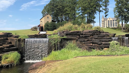 Right in my backyard! Beautiful Ross Bridge in Hoover, Alabama. The jewel of the Robert Trent Jones Golf Trail!
#mybackyard #rossbridge #roberttrentjonesgolftrail
