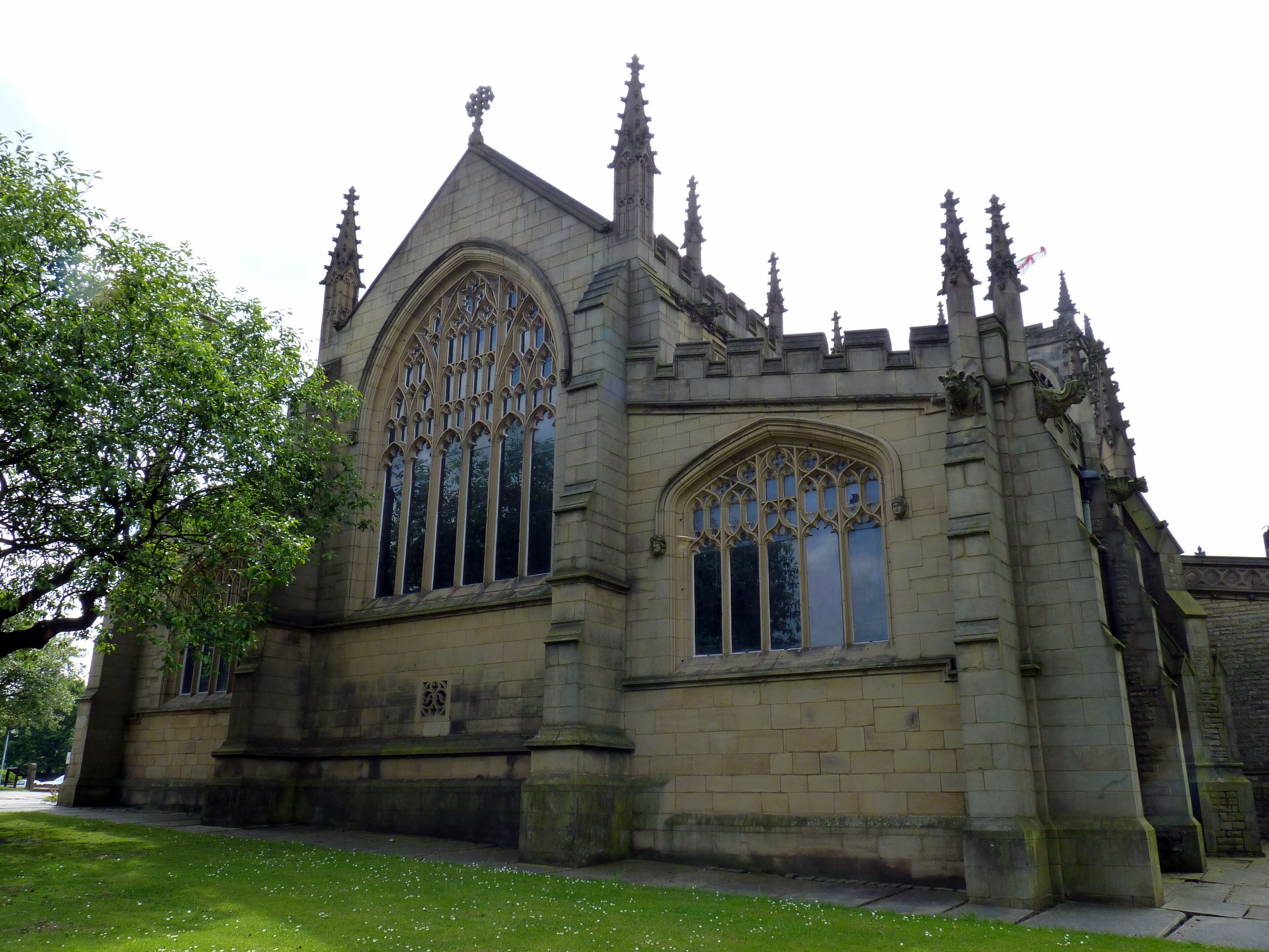 <h2>依水而居的热门住宿</h2>