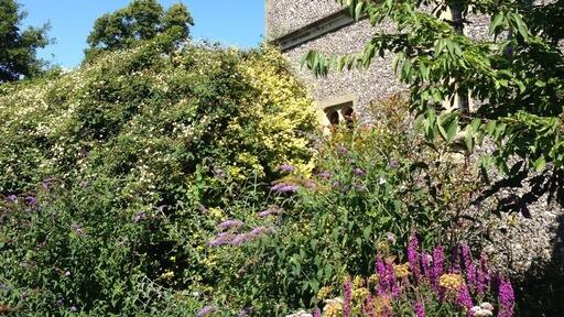 Loads of history and lovely buildings ..good place to visit for a hour or so .