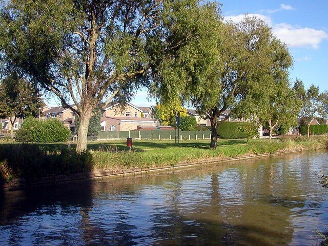 Rugby-Brownsover Estate The Oxford Canal passes through a residential area.