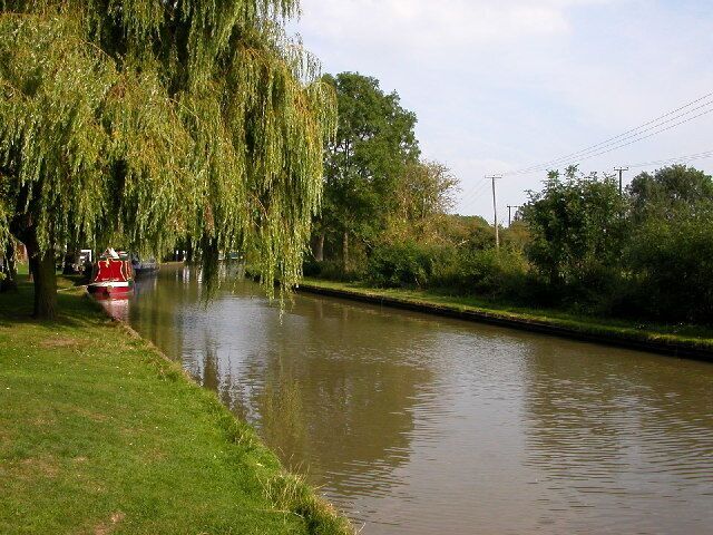 Brownsover - Boughton Road. Right in southwest corner of this square looking south east along Oxford Canal.