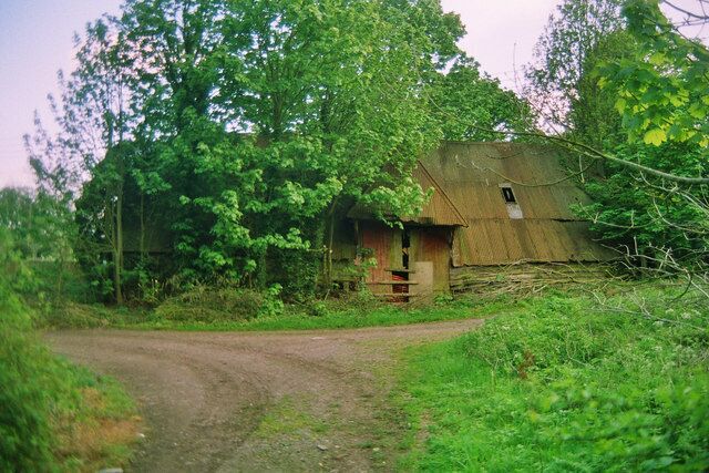 Manor Barn, Cholderton The old barn, originally part of Manor Farm, Cholderton taken before its restoration in 2005.