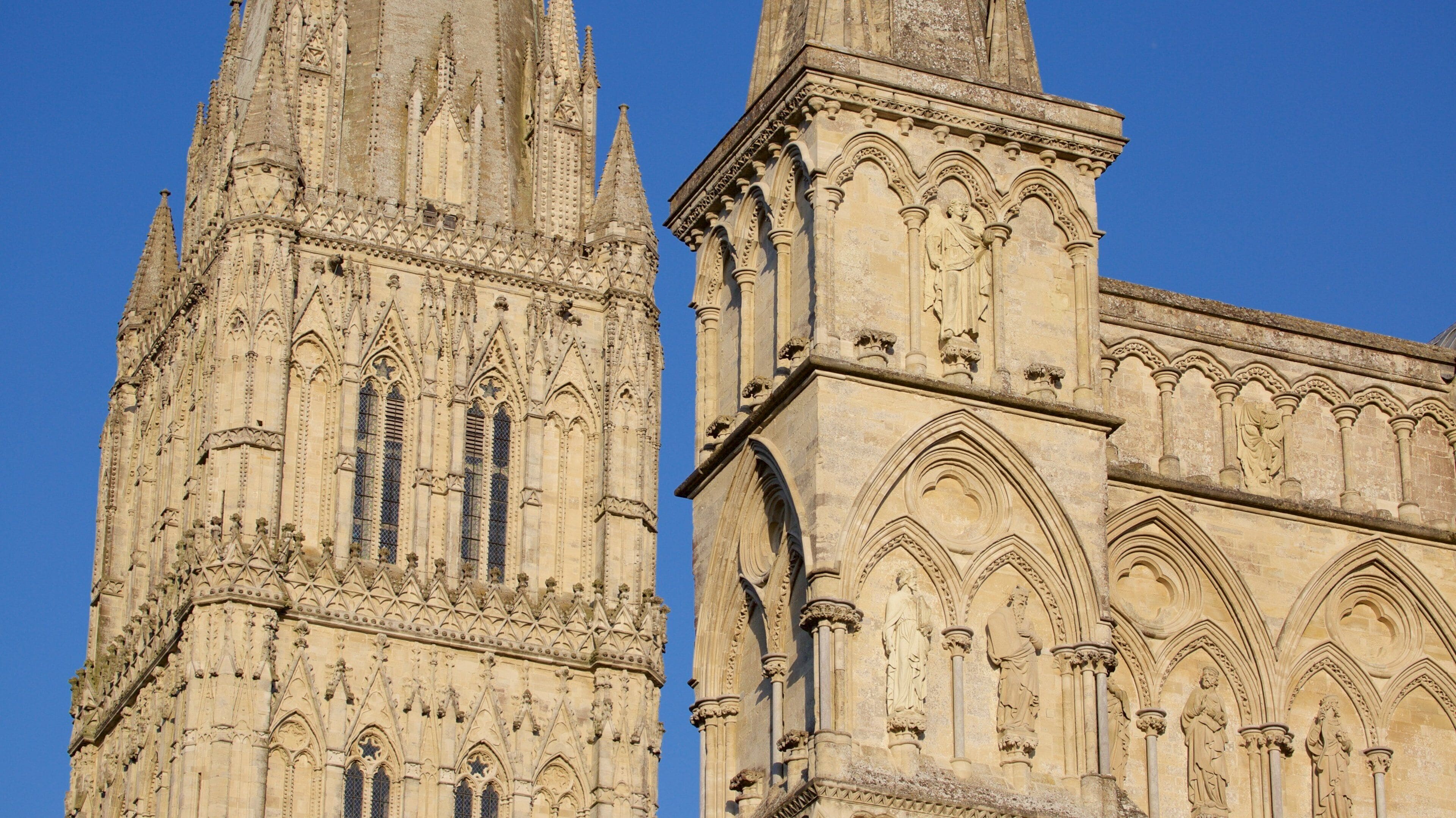 Salisbury which includes heritage architecture