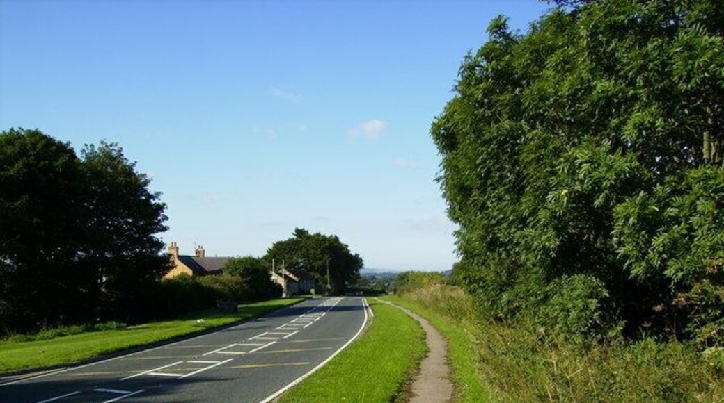 The A170 road near Betton Farm.