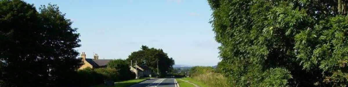 The A170 road near Betton Farm.