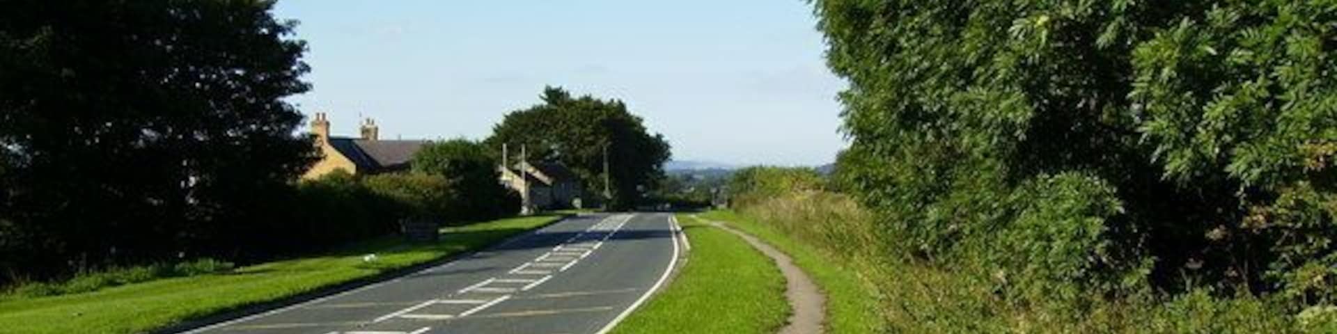 The A170 road near Betton Farm.
