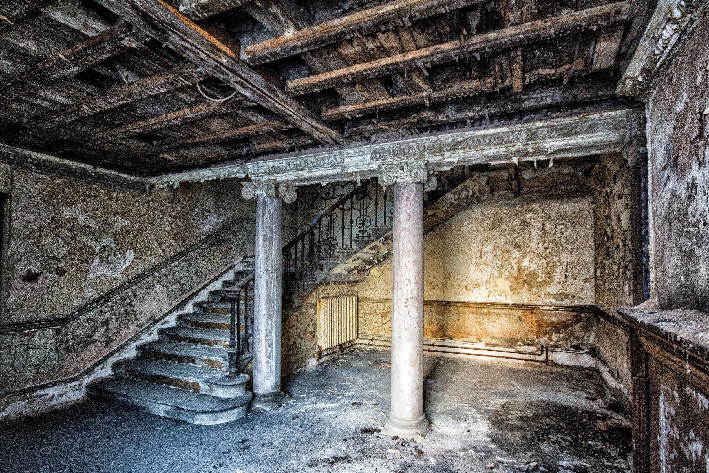 An old abandoned building near Sheffield that we explored... #BvSExplore