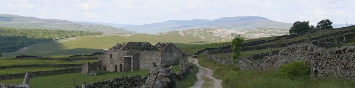 Ruined barn, Edge Lane