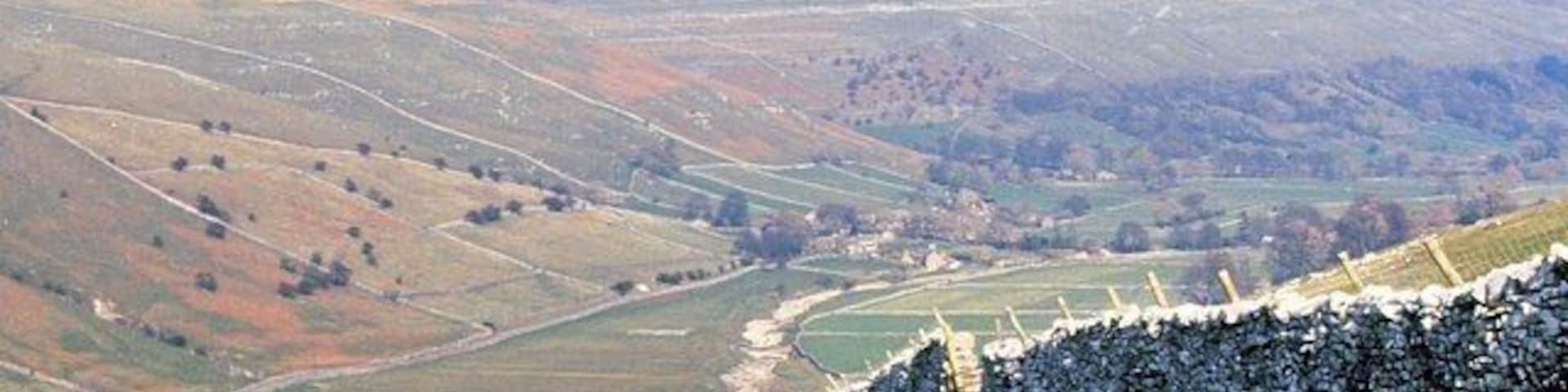 Green lane into Littondale This green lane forms part of the original route from Ribblesdale to Littondale. Seen here as it descends to New Bridge near Litton.
