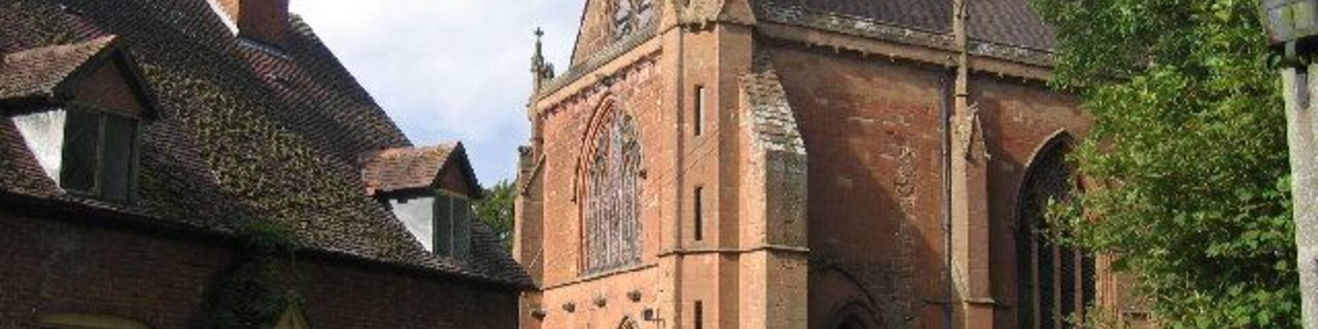 The Parish Church of St Mary the Virgin, Temple Balsall. This church lies within the foundation of Lady Katherine Leveson and has an history going back to the Knights Templar. On the left is the Old Hall of the Knights Templar. For more details of the history of this interesting area see: http://www.cv81pl.freeserve.co.uk/balsall.htm