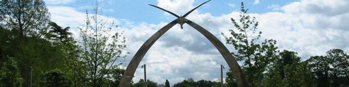 The Swan Arches at the Memorial Gardens by Antony and Simon Robinson