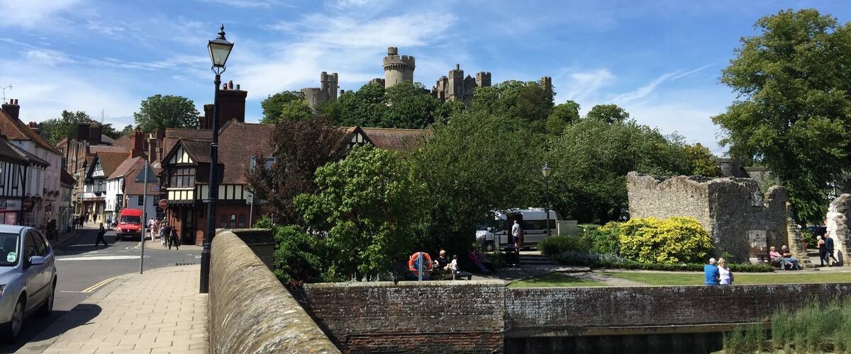 Arundel Village and Arundel Castle in the back. One of the biggest in England. Currently the Duke of Norfolk is sharing his amazing castle to tourists ;)