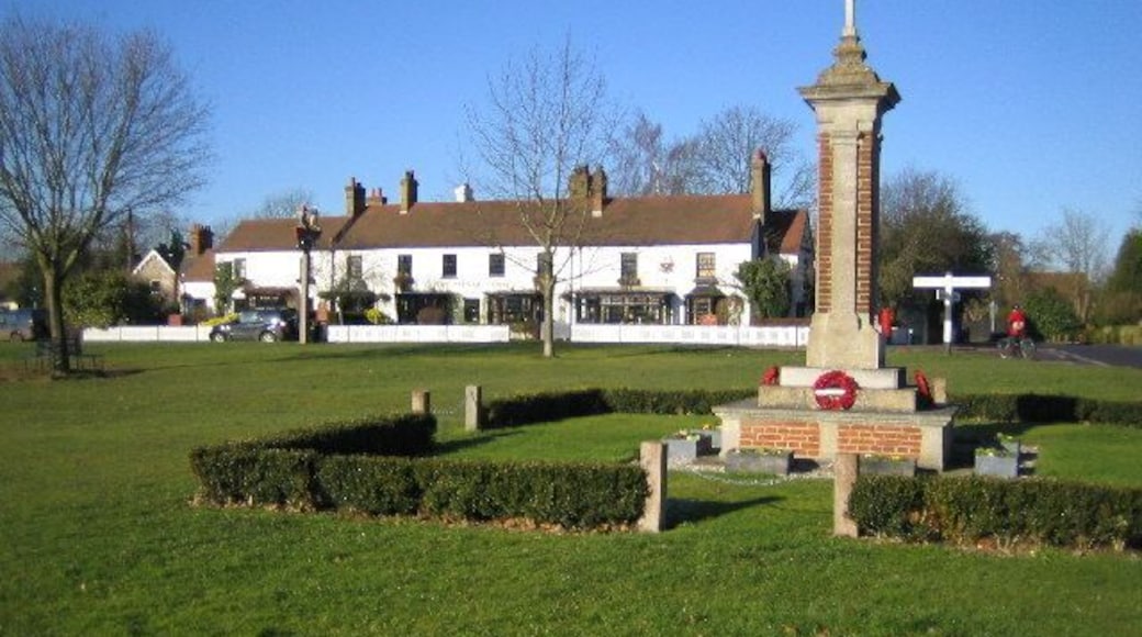 Chipperfield: War Memorial & The Two Brewers. Viewed looking westwards across Chipperfield Common, The Two Brewers has its own website here http://www.twobrewers.com/ The village sign on the common is just visible to the left.