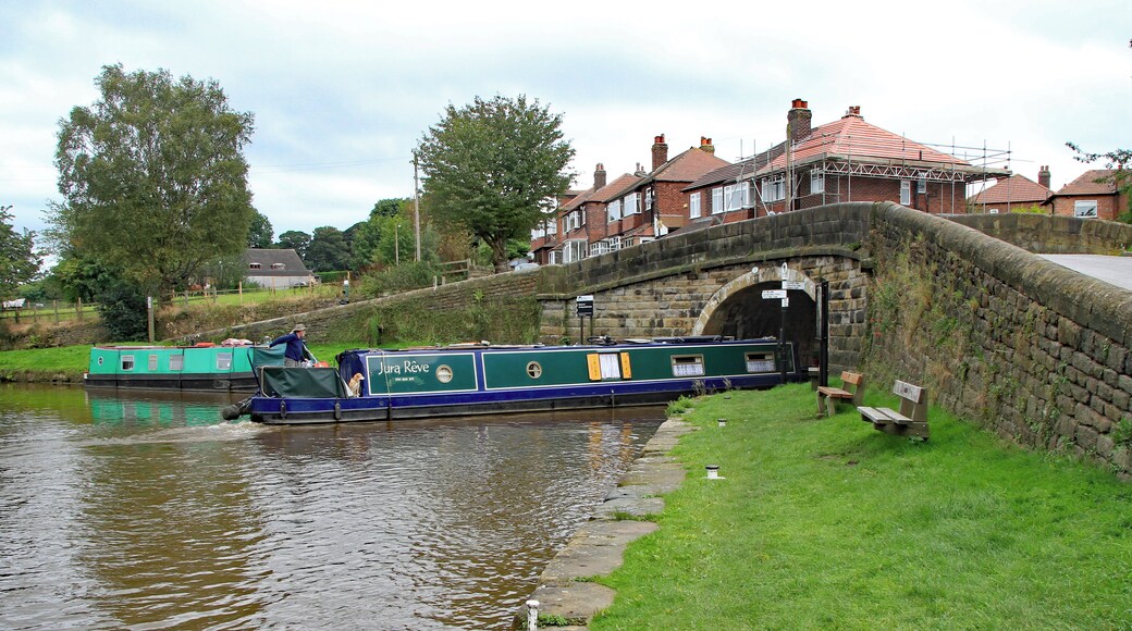 Number 1 (Junction Bridge) On Macclesfield Canal Wikidata has entry Q26551240 with data related to this item.